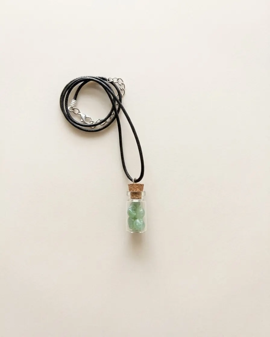 Colar com Potinho de Pedrinhas, verde